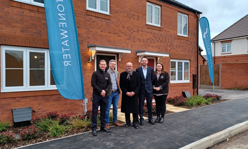 MP for Warwick and Leamington visits Myton Green | Stonewater