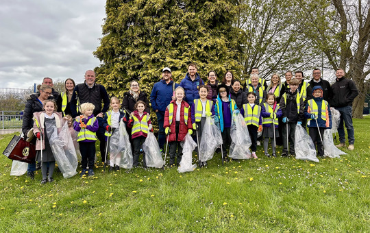 Stonewater and Vistry employees with Newlaithes Primary School children